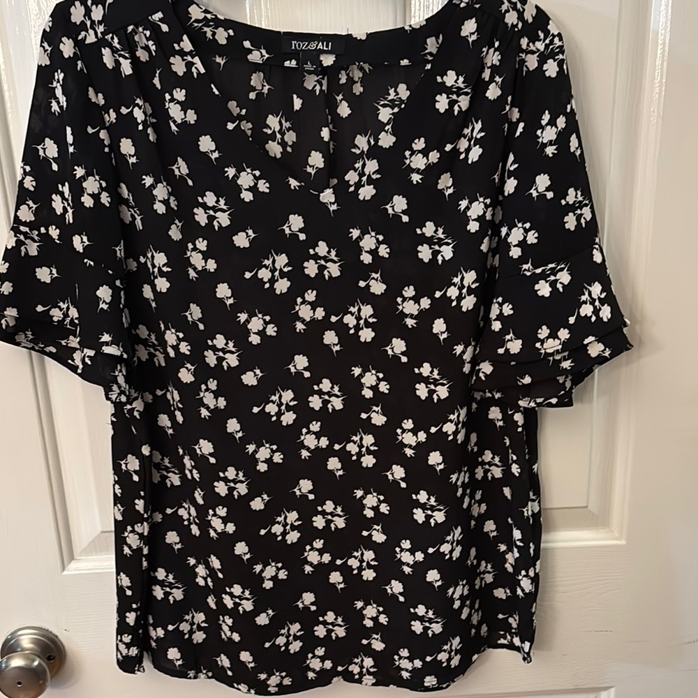 Roz & Ali Black Floral Women's Top